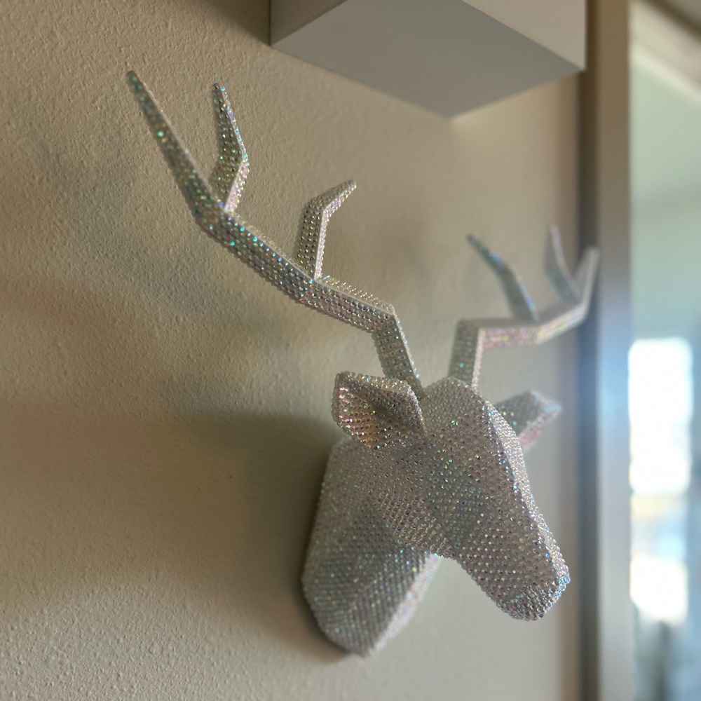 Rhinestone Faux Deer Head Wall Decor - Picture 4 of 4